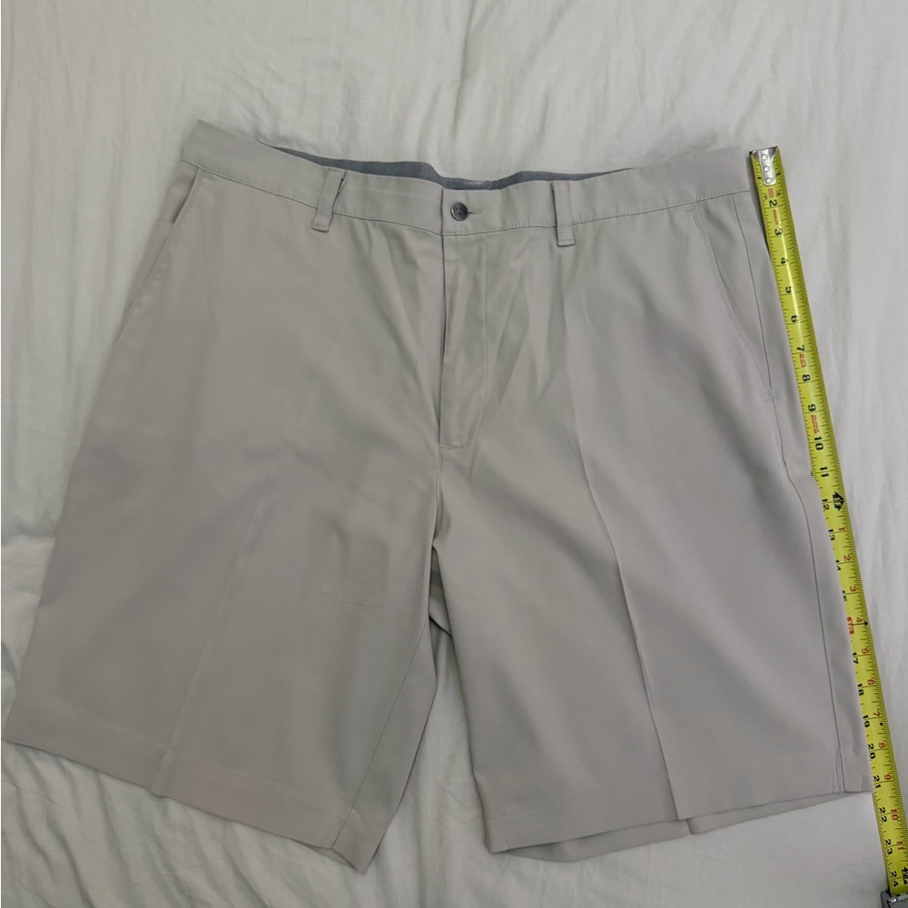 Callaway Men's Light Gray Flat Front Shorts